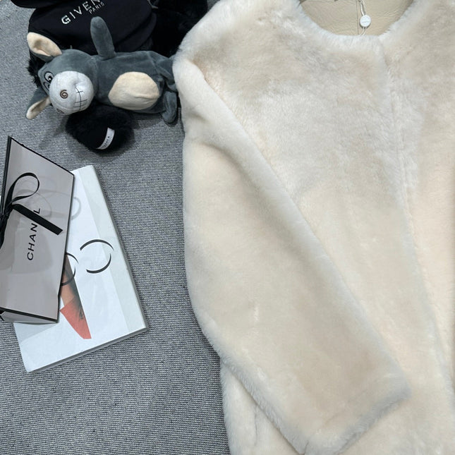 CHANEL 25S SHEEP FUR COAT 506