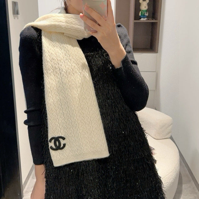 CHANEL 25S SCARF 200 IN CASHMERE 932411