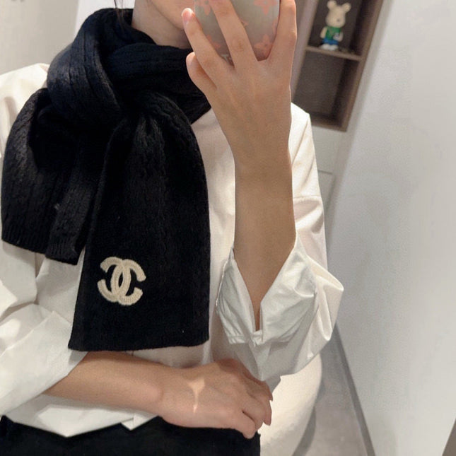 CHANEL 25S SCARF 200 IN CASHMERE 932412