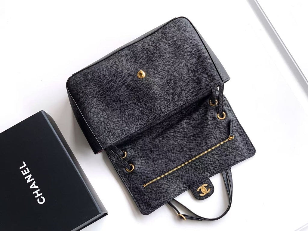 CHANEL 26S SOUPLISSIMO MAXI FLAP MEDIUM 32 IN BLACK GRAINED CALFSKIN GOLD HARDWARE