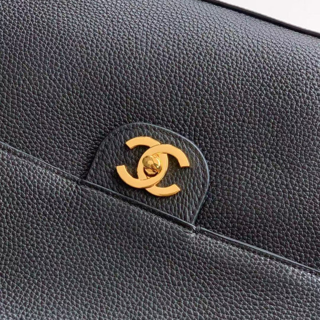 CHANEL 26S SOUPLISSIMO MAXI FLAP 39 IN BLACK GRAINED CALFSKIN GOLD HARDWARE