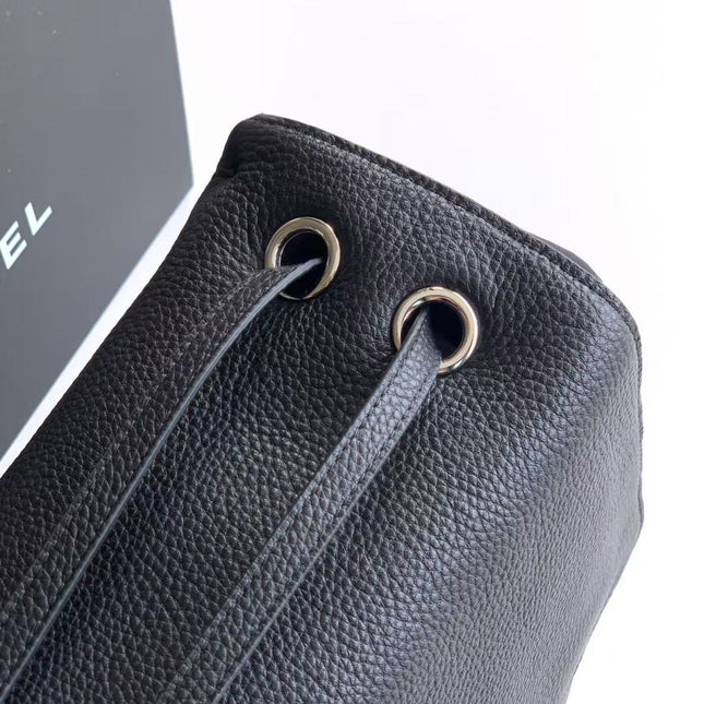 CHANEL 26S SOUPLISSIMO MAXI FLAP 39 IN BLACK GRAINED CALFSKIN SILVER HARDWARE