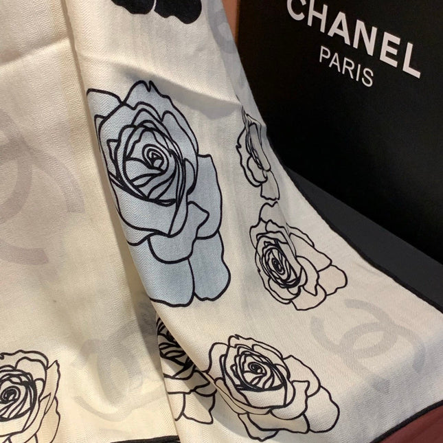 CHANEL 25S SCARF 140 CM IN CASHMERE AND SILK 943335