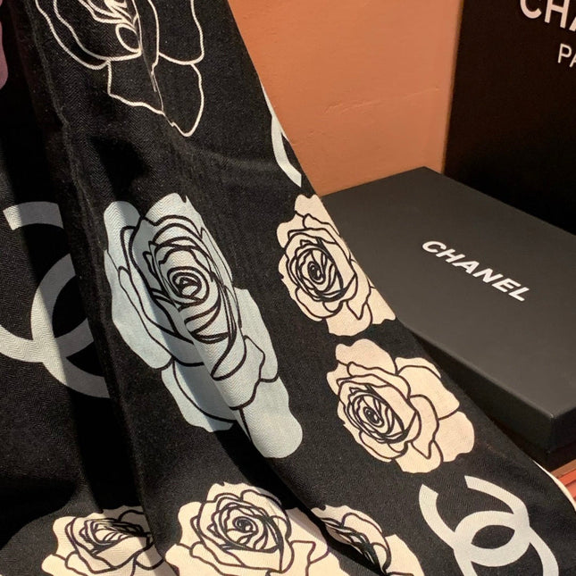CHANEL 25S SCARF 140 CM IN CASHMERE AND SILK 943336
