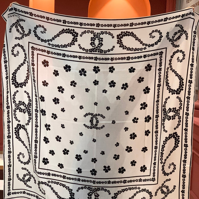 CHANEL 25S SCARF 135 CM IN CASHMERE SILK 943685
