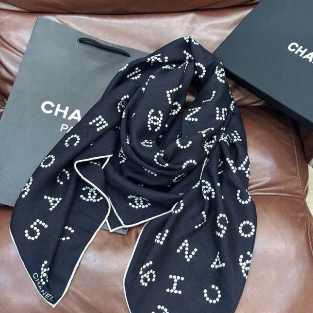 CHANEL 25S SCARF 135 CM IN CASHMERE SILK 943694