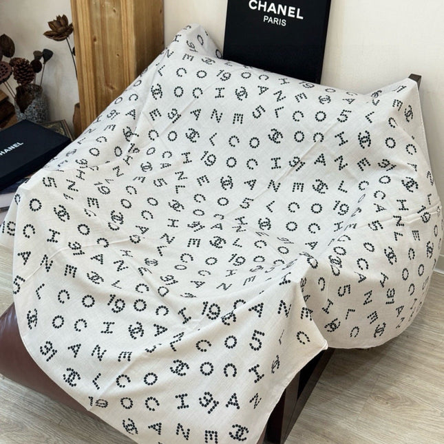 CHANEL 25S SCARF 135 CM IN CASHMERE SILK 943695