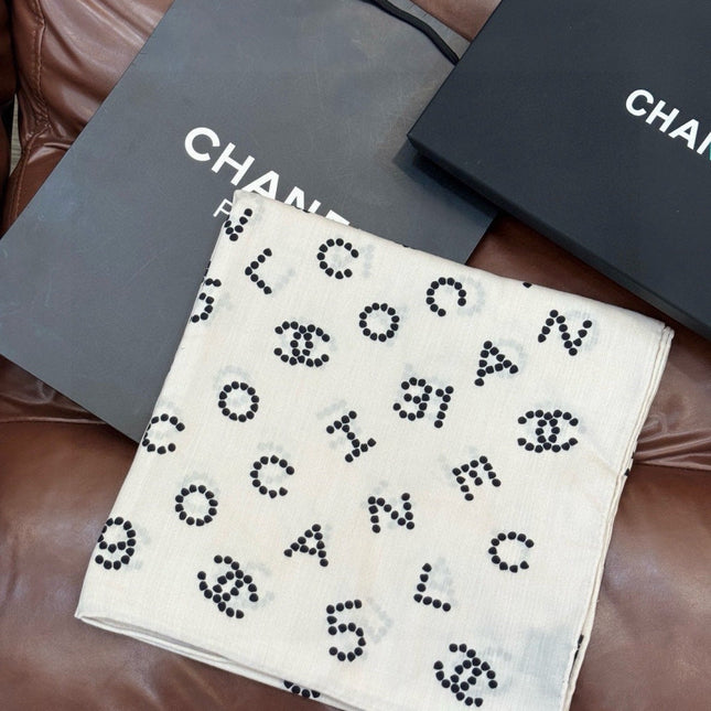 CHANEL 25S SCARF 135 CM IN CASHMERE SILK 943695