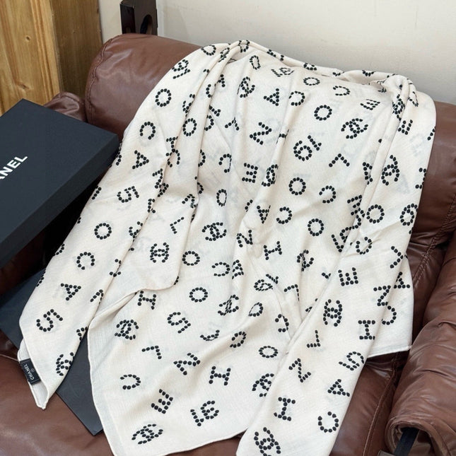 CHANEL 25S SCARF 135 CM IN CASHMERE SILK 943695