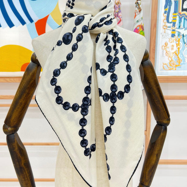 CHANEL 25S SCARF 140 IN CASHMERE 991650