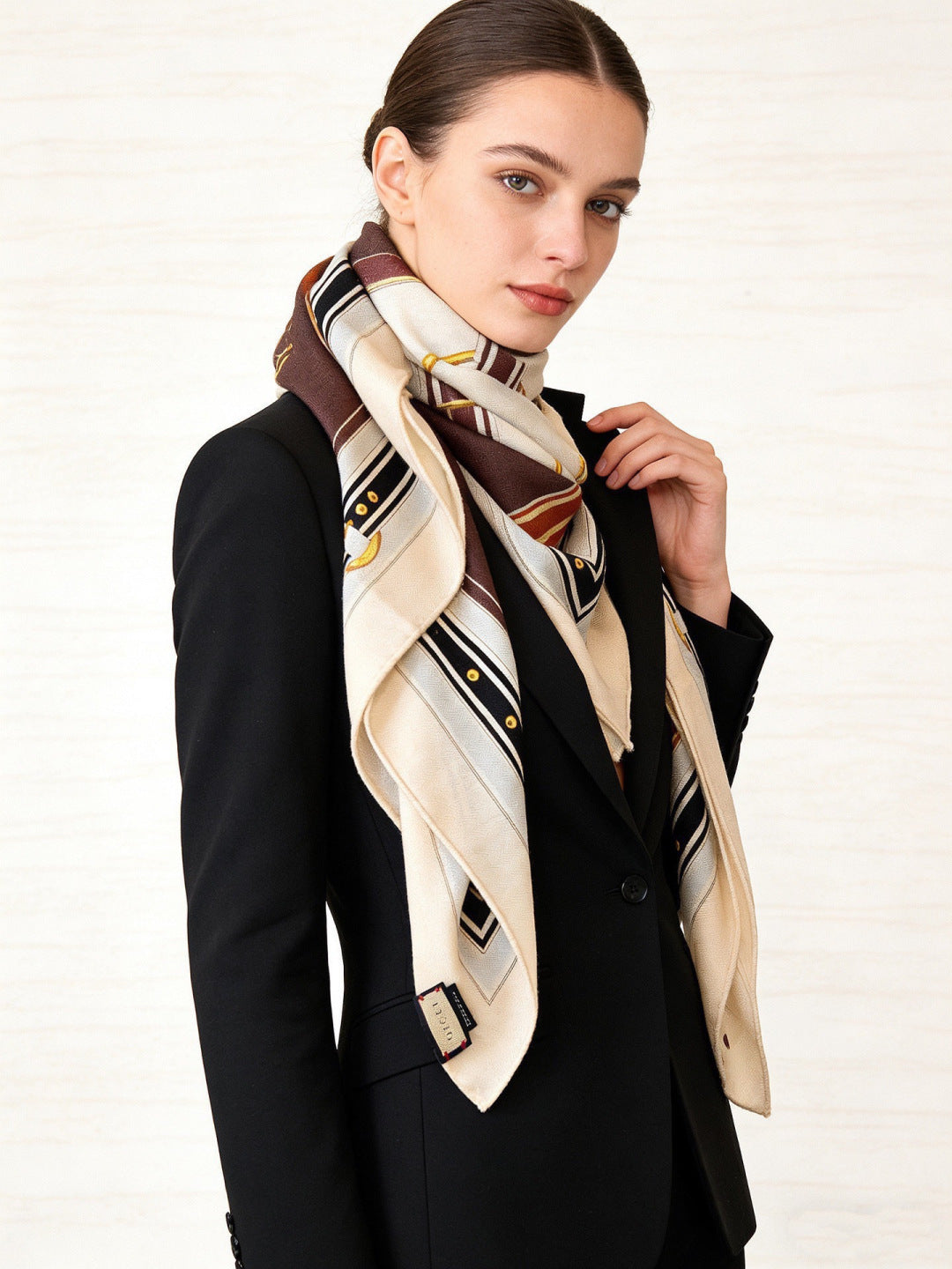 GUCCI 26S SCARF 140 IN CASHMERE AND SILK 290756