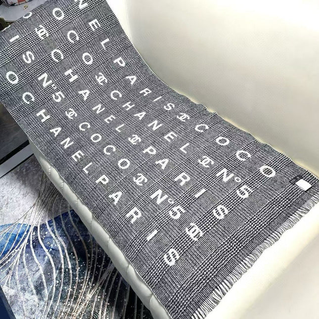 CHANEL 25S SCARF 194 CM IN CASHMERE 942900