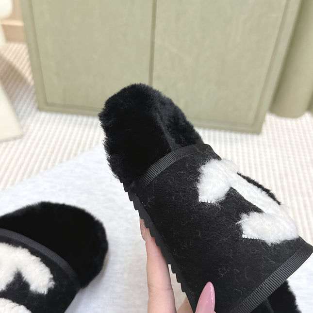 CHANEL 25S FUR SLIPPERS DOUBLE-LAYERED IN BLACK WITH WHITE CC LOGO
