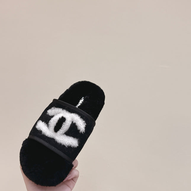 CHANEL 25S FUR SLIPPERS DOUBLE-LAYERED IN BLACK WITH WHITE CC LOGO