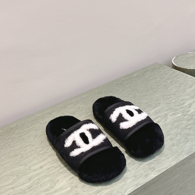 CHANEL 25S FUR SLIPPERS DOUBLE-LAYERED IN BLACK WITH WHITE CC LOGO