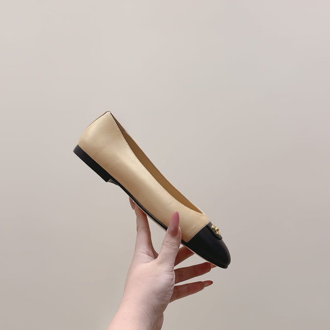 CHANEL 25S BALLET FLATS IN BEIGE CALFSKIN WITH BLACK CAP TOE GOLD HARDWARE