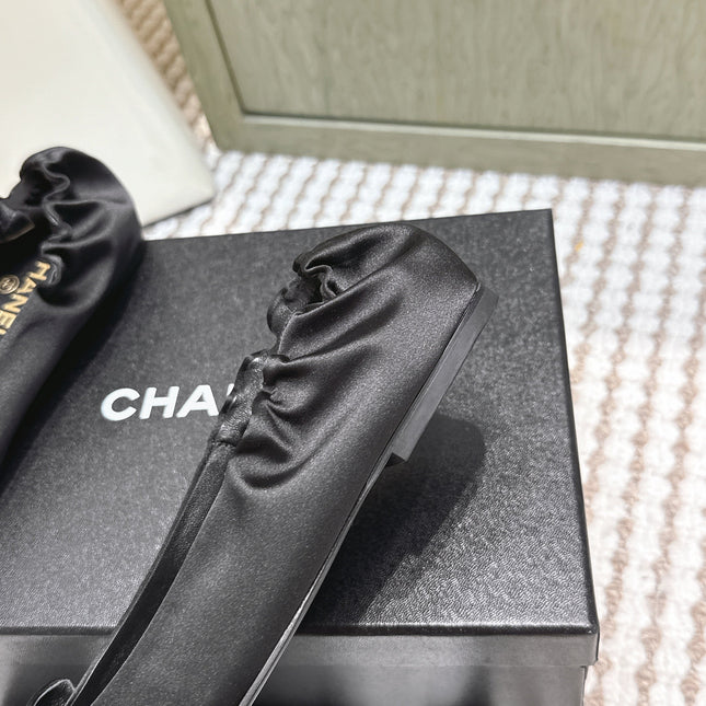 CHANEL 25S MARY JANE BALLET FLATS IN BLACK SILK SATIN