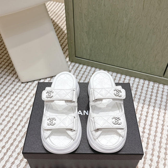 CHANEL 25S STRAP SANDALS IN WHITE PATENT CALFSKIN SILVER HARDWARE