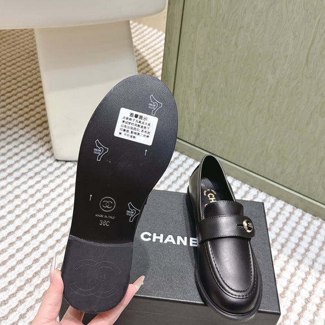 CHANEL 25S GODDESS FLAT LOAFERS IN BLACK CALFSKIN GOLD HARDWARE