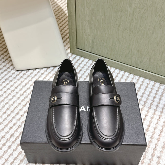 CHANEL 25S GODDESS FLAT LOAFERS IN BLACK CALFSKIN GOLD HARDWARE