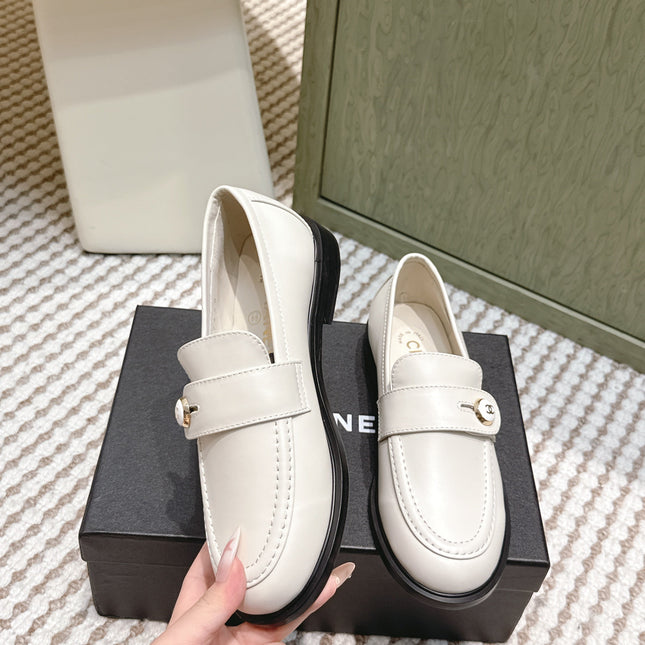 CHANEL 25S GODDESS FLAT LOAFERS IN WHITE CALFSKIN GOLD HARDWARE