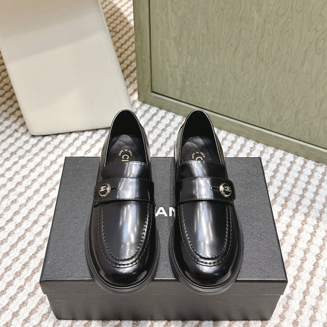 CHANEL 25S GODDESS FLAT LOAFERS IN BLACK GLOSSY CALFSKIN GOLD HARDWARE
