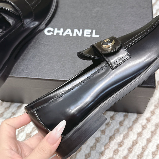 CHANEL 25S GODDESS FLAT LOAFERS IN BLACK GLOSSY CALFSKIN GOLD HARDWARE
