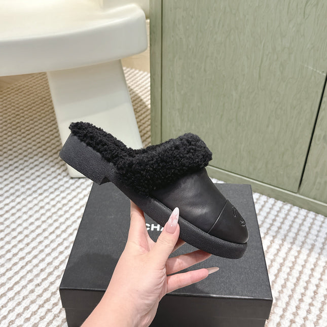 CHANEL 25S INDOOR SLIPPERS IN BLACK CALFSKIN FUR-LINED