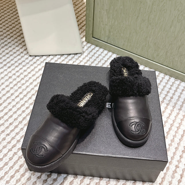 CHANEL 25S INDOOR SLIPPERS IN BLACK CALFSKIN FUR-LINED