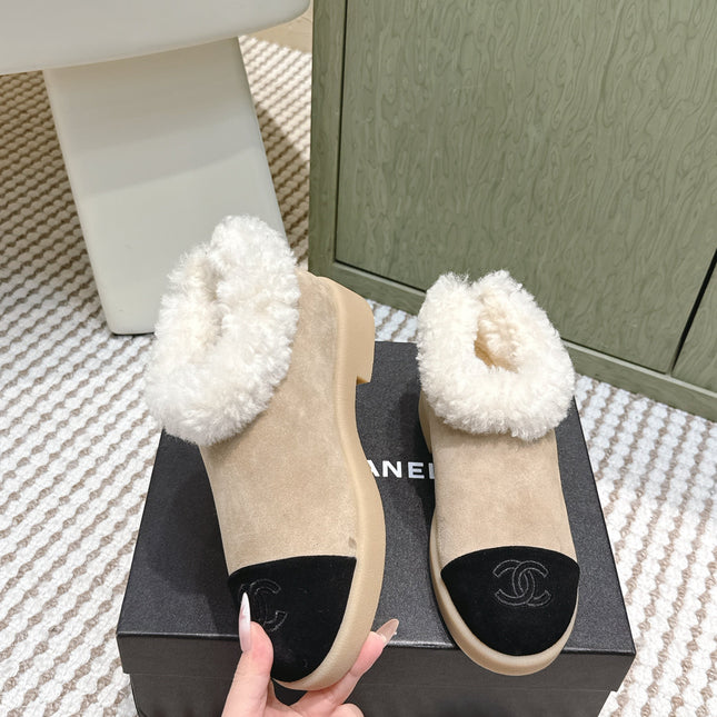 CHANEL 25S SHORT SUEDE BOOTS IN BEIGE AND BLACK WITH SHEEPSKIN LINING