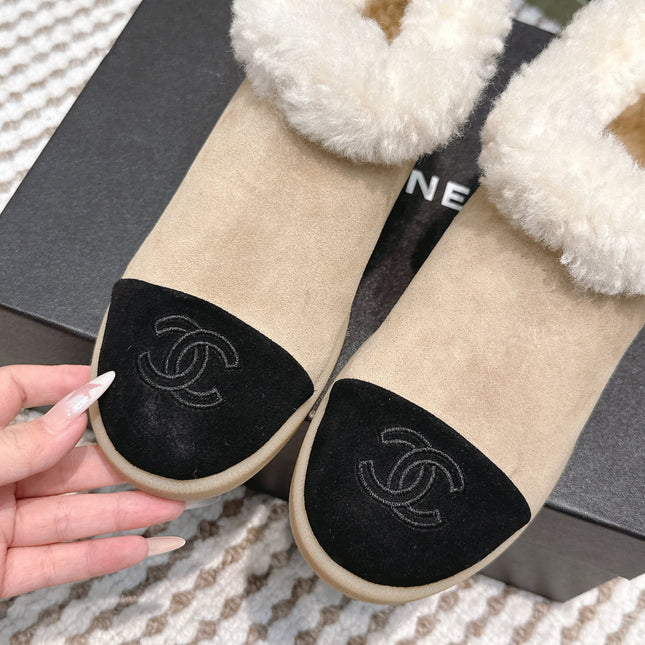 CHANEL 25S SHORT SUEDE BOOTS IN BEIGE AND BLACK WITH SHEEPSKIN LINING