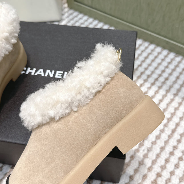 CHANEL 25S SHORT SUEDE BOOTS IN BEIGE AND BLACK WITH SHEEPSKIN LINING