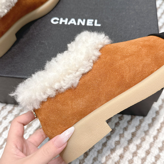 CHANEL 25S SHORT SUEDE BOOTS IN CARAMEL AND BLACK WITH SHEEPSKIN LINING