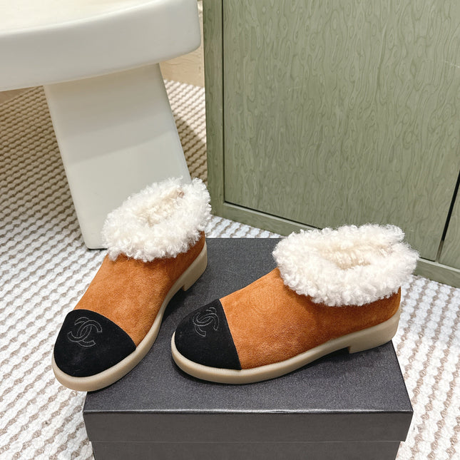 CHANEL 25S SHORT SUEDE BOOTS IN CARAMEL AND BLACK WITH SHEEPSKIN LINING