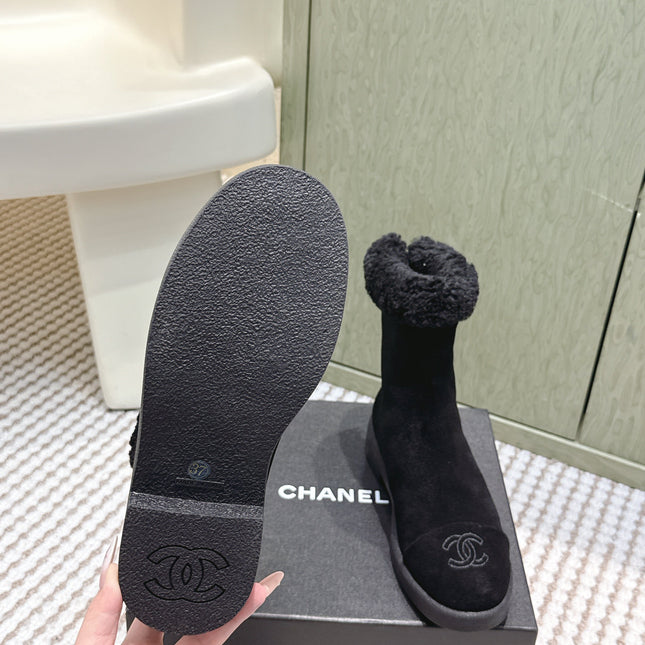 CHANEL 25S CALF-HIGH BOOTS IN BLACK SUEDE LINED WITH SHEEPSKIN