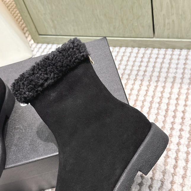 CHANEL 25S CALF-HIGH BOOTS IN BLACK SUEDE LINED WITH SHEEPSKIN