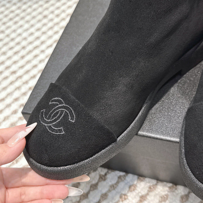 CHANEL 25S CALF-HIGH BOOTS IN BLACK SUEDE LINED WITH SHEEPSKIN