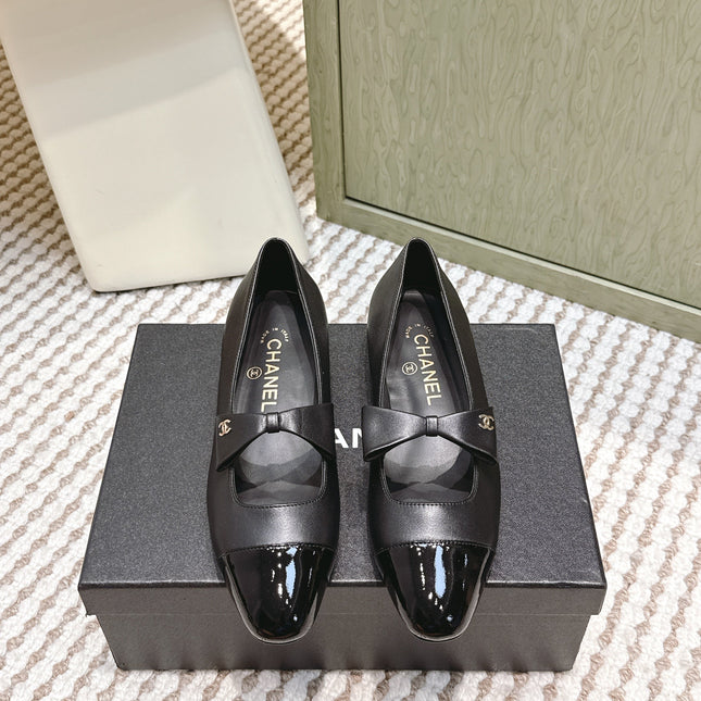 CHANEL 25S MARY JANE BALLET FLATS IN BLACK LAMBSKIN PATENT CAP TOE WITH BOW