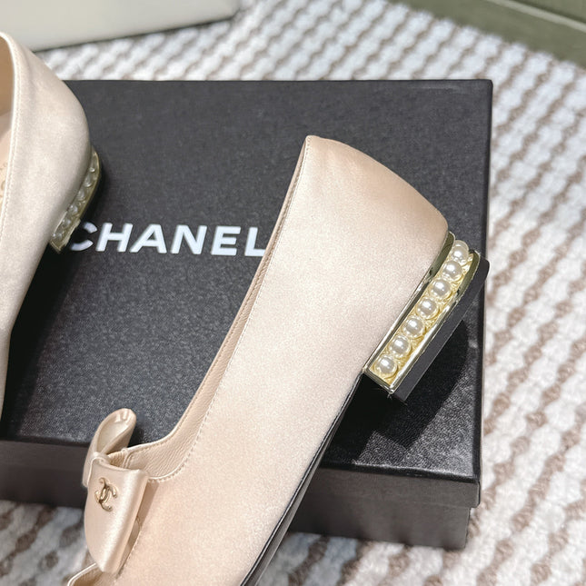 CHANEL 25S MARY JANE BALLET FLATS IN BEIGE SILK WITH BOW
