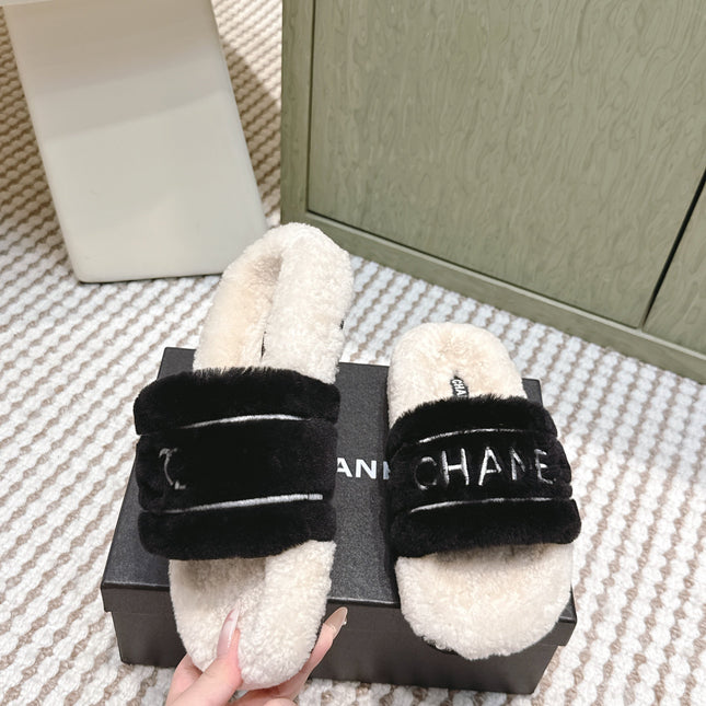 CHANEL 25S FLUFFY SLIDERS IN BEIGE AND BLACK