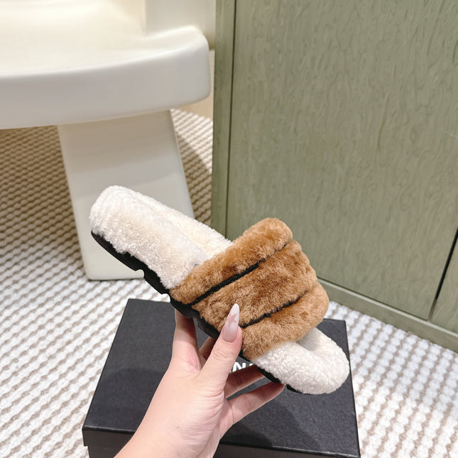 CHANEL 25S FLUFFY SLIDERS IN BEIGE AND CARAMEL