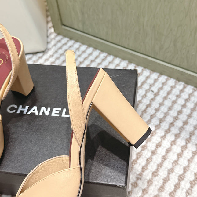 25S HIGH-HEELED SQUARE-TOE SLINGBACK 90MM IN DARK BEIGE AND BLACK CALFSKIN