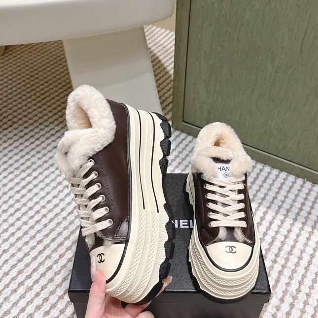 CHANEL 25S THICK-SOLE SNEAKERS 60MM IN DARK BROWN AND BEIGE CALFSKIN WITH FUR LINING
