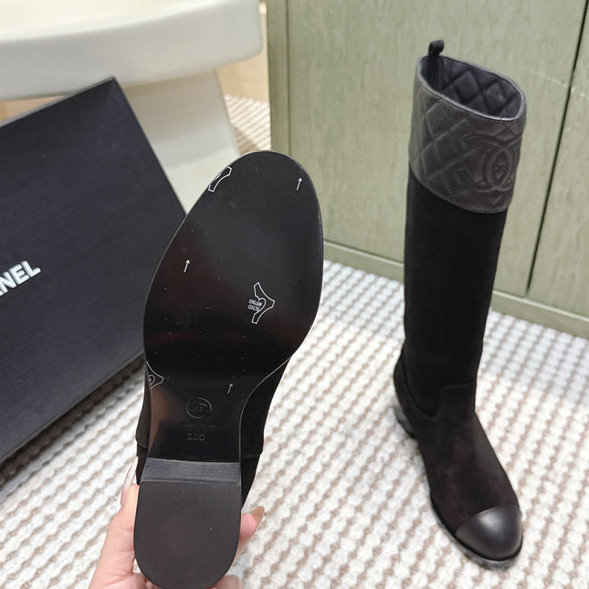 CHANEL 25S HIGH-CALF COWBOY BOOTS IN BLACK SUEDE AND CALFSKIN DIAMOND-QUILTED