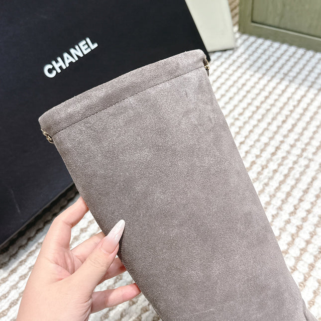 CHANEL 25S KNEE-HIGH BOOTS IN GREY SUEDE GOLD HARDWARE