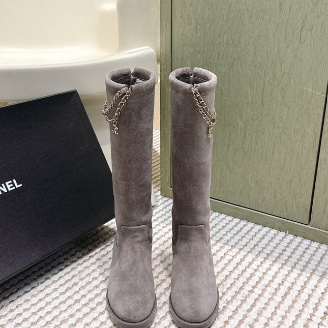 CHANEL 25S KNEE-HIGH BOOTS IN GREY SUEDE GOLD HARDWARE