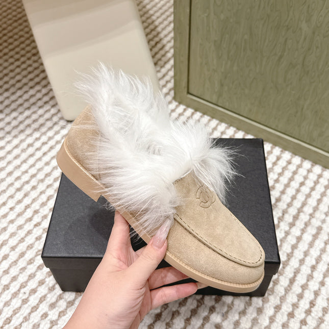 CHANEL 25S LOAFERS MOCCASIN IN BEIGE SUEDE WITH WHITE MINK FUR LINING