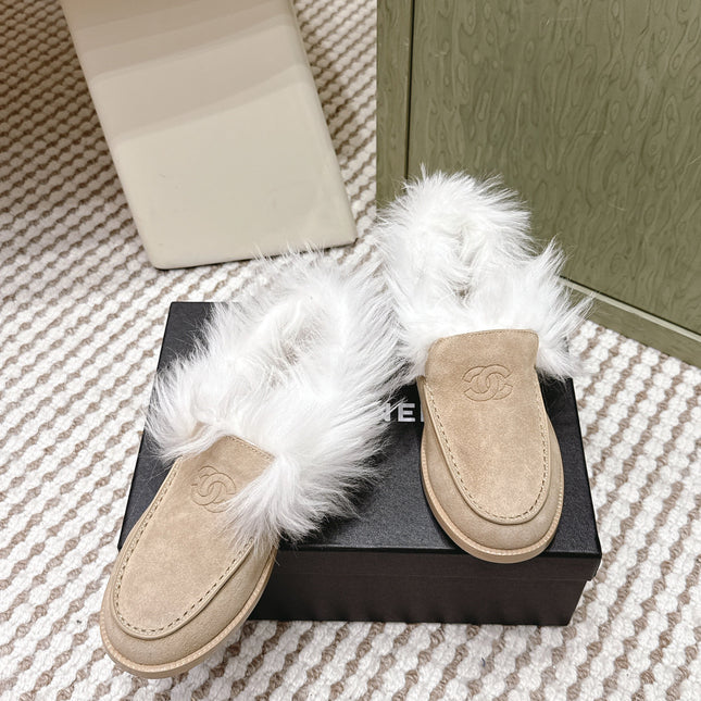CHANEL 25S LOAFERS MOCCASIN IN BEIGE SUEDE WITH WHITE MINK FUR LINING
