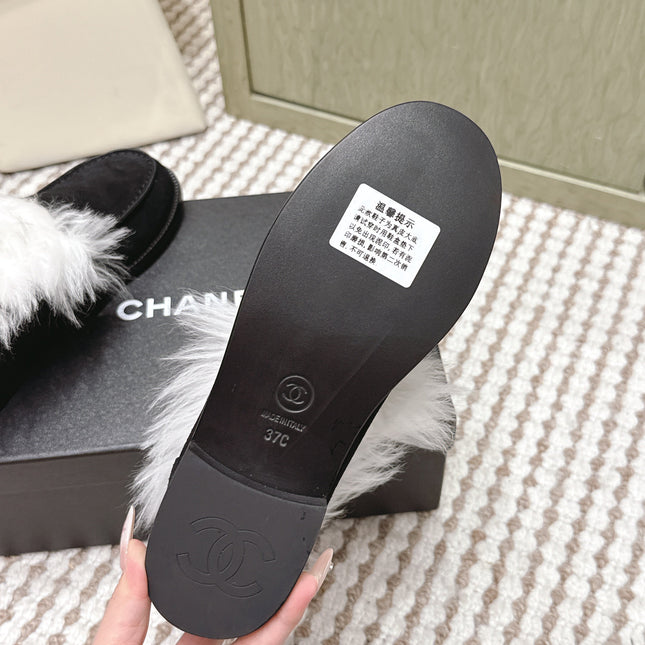 CHANEL 25S LOAFERS MOCCASIN IN BLACK SUEDE WITH WHITE MINK FUR LINING