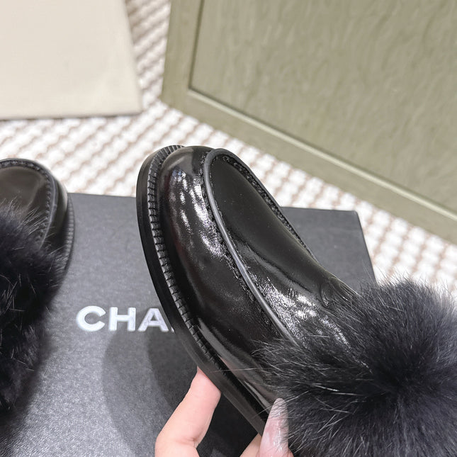 CHANEL 25S LOAFERS MOCCASIN IN BLACK GLOSSY CALFSKIN WITH MINK FUR LINING